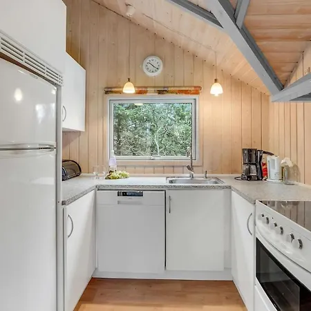 3 Bedroom Cozy In 別荘